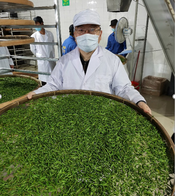 李國(guó)文 以產(chǎn)業(yè)扶貧聯(lián)動(dòng)消費(fèi)扶貧，用茶葉加工攻克深度貧困堡壘